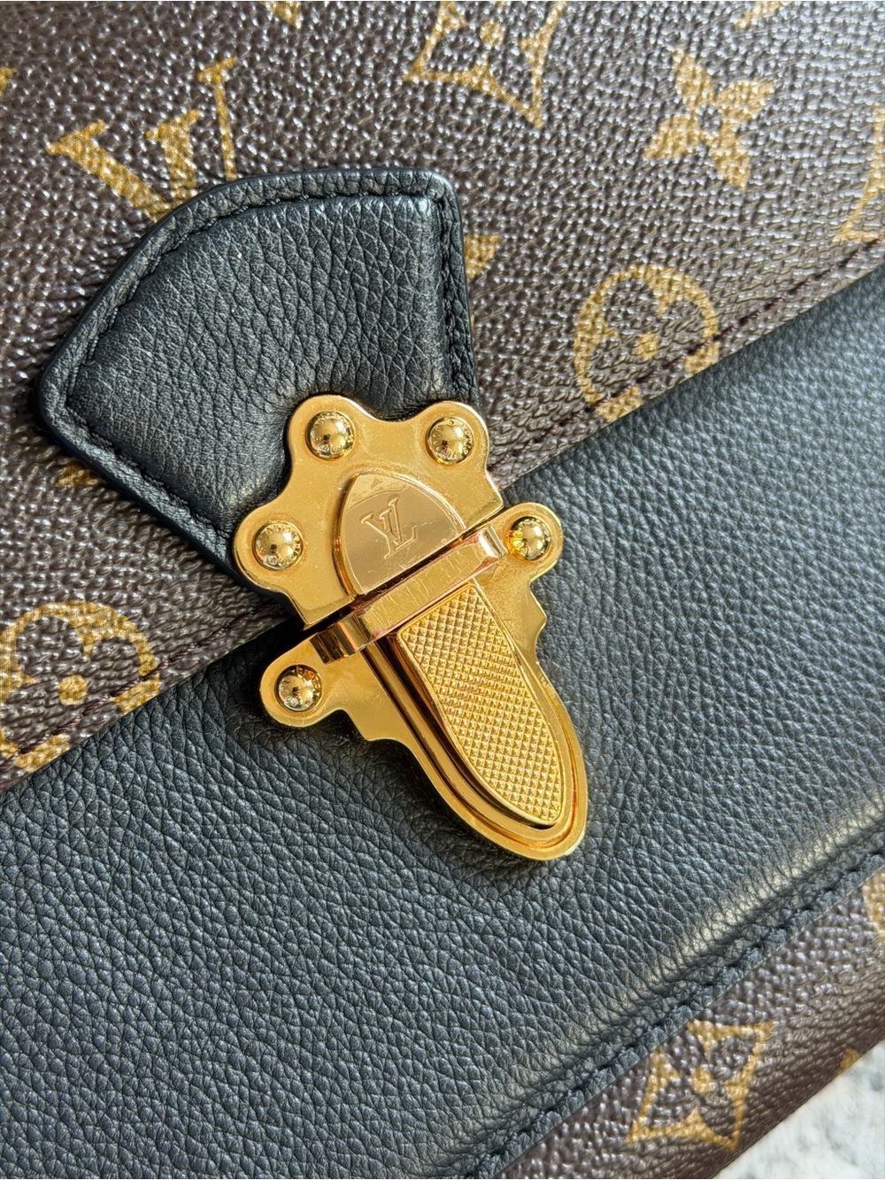 Louis Vuitton Monogram Victoire Shoulder Chain Bag - Picture 4 of 11